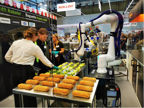 AI与机器人技术融合全面提速——2025年德国慕尼黑自动化展观察